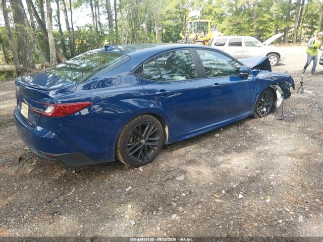 2025 TOYOTA CAMRY SE 4