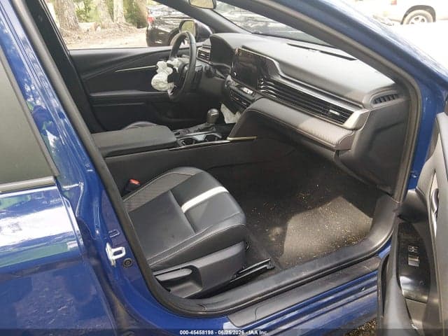2025 TOYOTA CAMRY SE 5