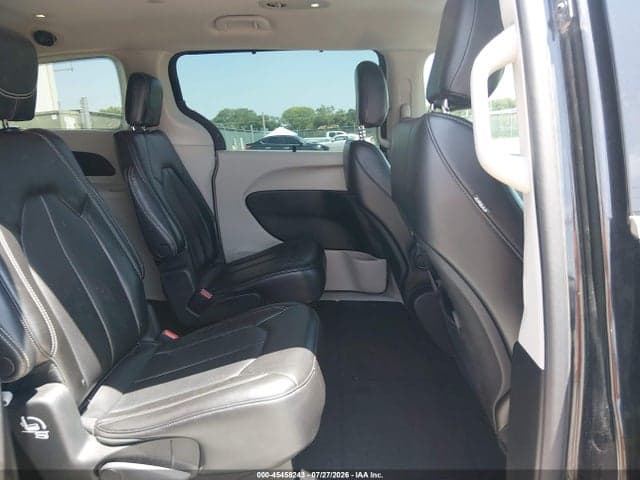2023 CHRYSLER PACIFICA TOURING L 8