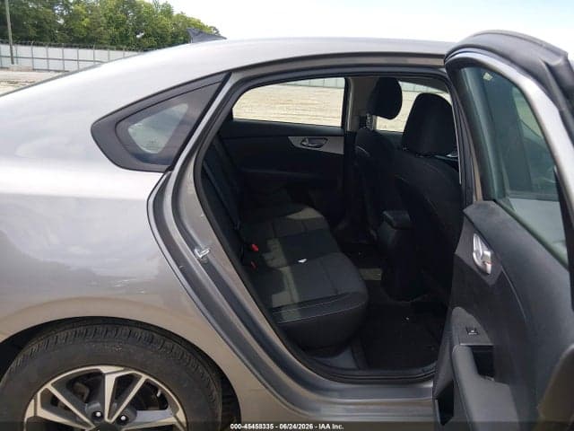 2024 KIA FORTE LXS 8