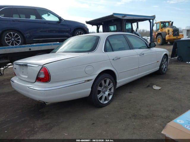 2004 JAGUAR XJ XJ8 4