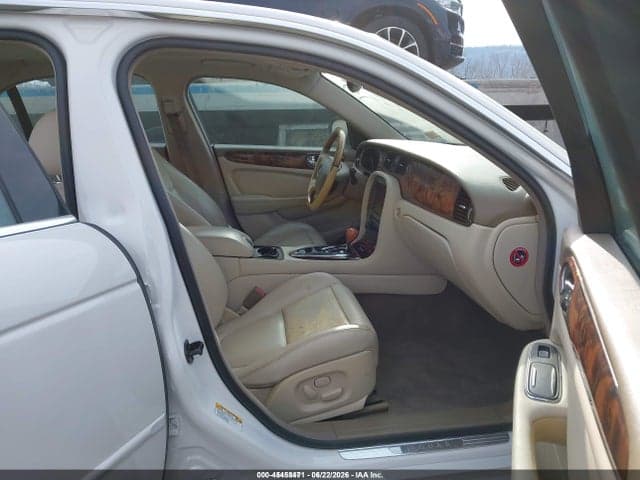2004 JAGUAR XJ XJ8 5