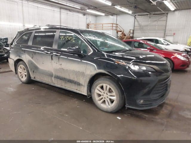 2022 TOYOTA SIENNA XLE WOODLAND EDITION