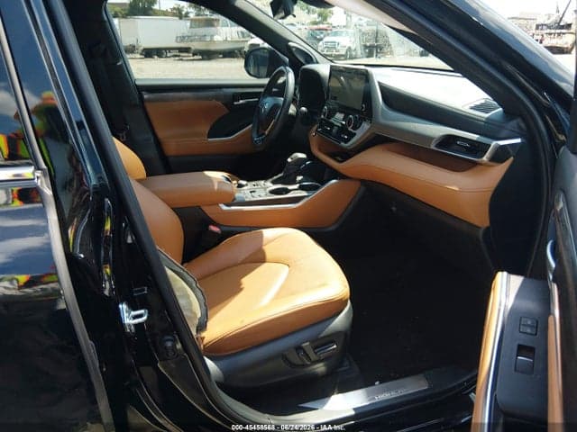 2023 TOYOTA HIGHLANDER PLATINUM 5