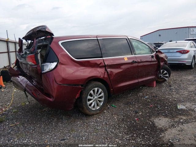 2019 CHRYSLER PACIFICA LX 4