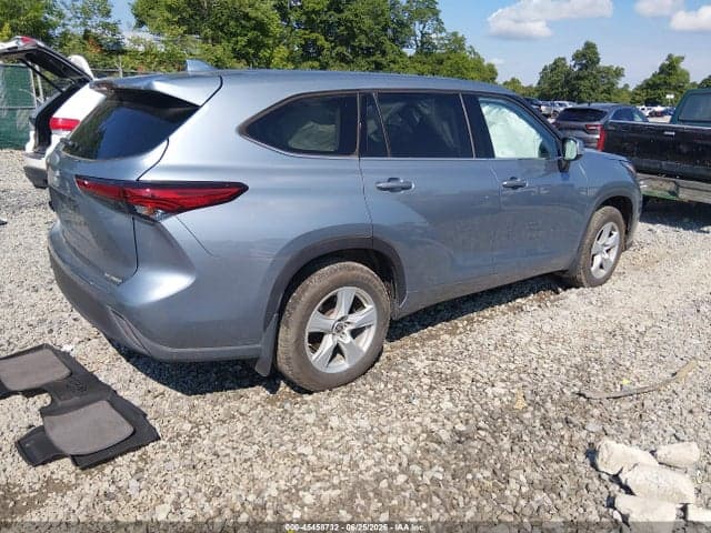 2020 TOYOTA HIGHLANDER LE 4
