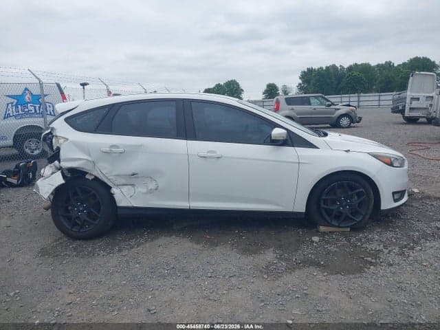 2016 FORD FOCUS SE 14