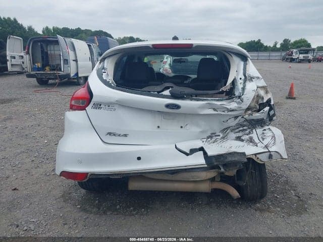 2016 FORD FOCUS SE 17