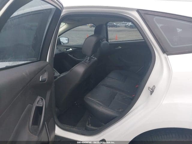 2016 FORD FOCUS SE 8
