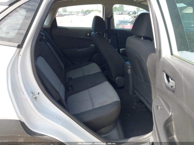 2021 HYUNDAI KONA SE 8