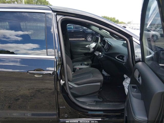 2024 CHRYSLER PACIFICA TOURING 5