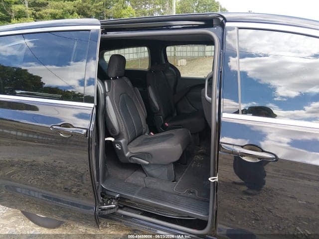 2024 CHRYSLER PACIFICA TOURING 8