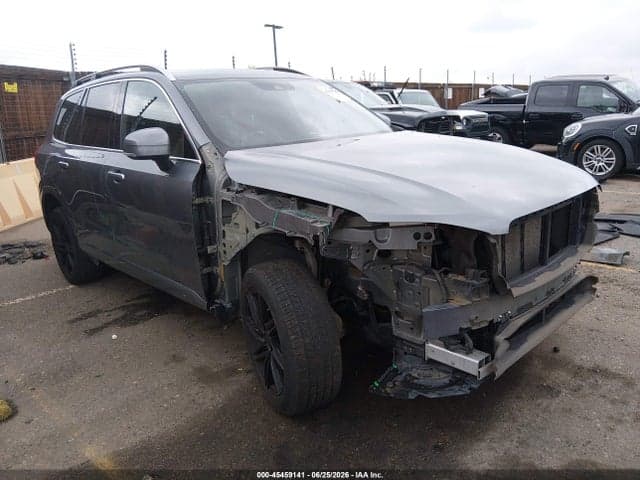 2016 VOLVO XC90 T5 1