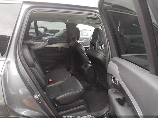 2016 VOLVO XC90 T5 8