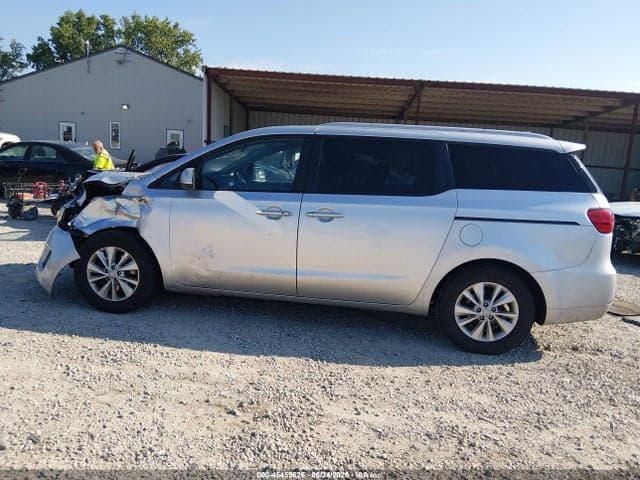 2017 KIA SEDONA LX 14