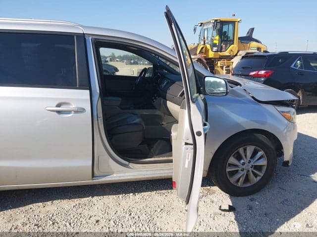 2017 KIA SEDONA LX 5