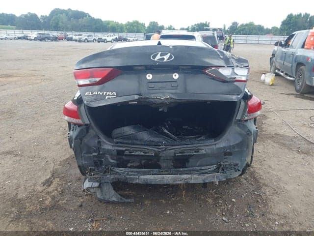 2017 HYUNDAI ELANTRA SE 16