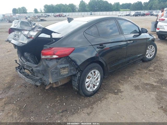 2017 HYUNDAI ELANTRA SE 4