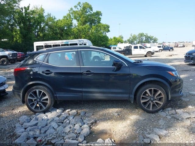 2017 NISSAN ROGUE SPORT SL 13