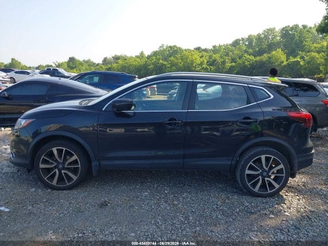 2017 NISSAN ROGUE SPORT SL 14