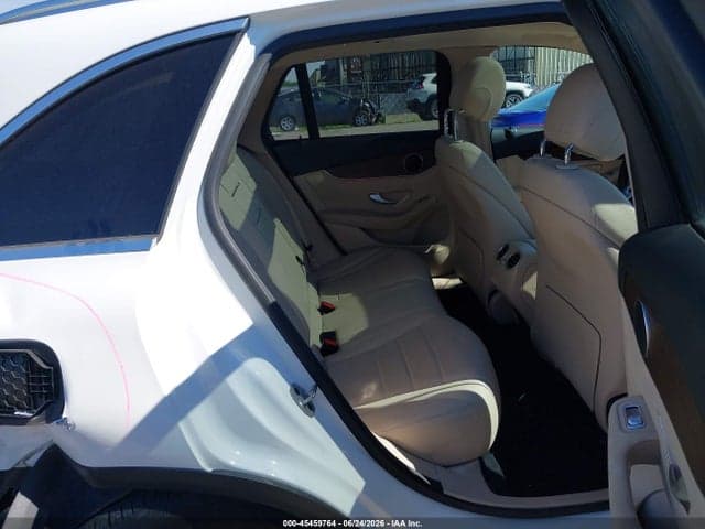 2022 MERCEDES-BENZ GLC 300 4MATIC SUV 8