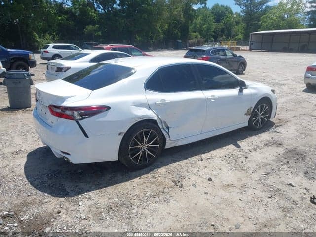 2024 TOYOTA CAMRY SE 4
