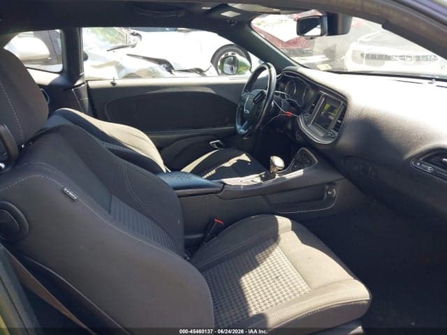 2019 DODGE CHALLENGER SXT 5
