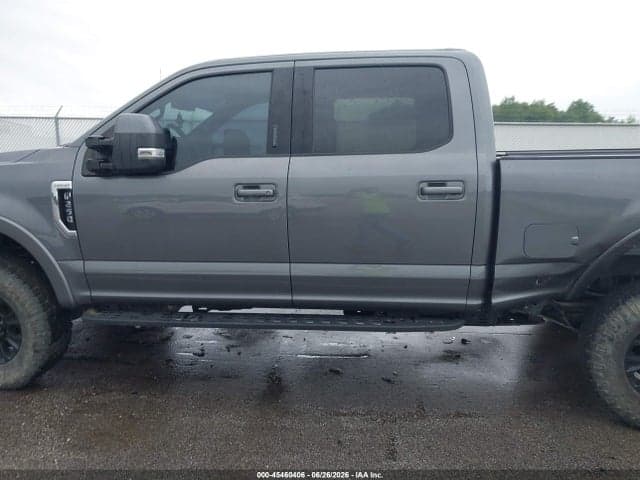 2022 FORD F-250 LARIAT 14