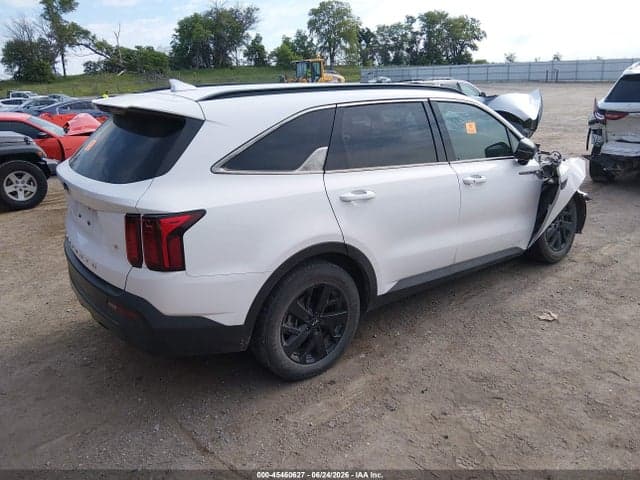 2021 KIA SORENTO S 4