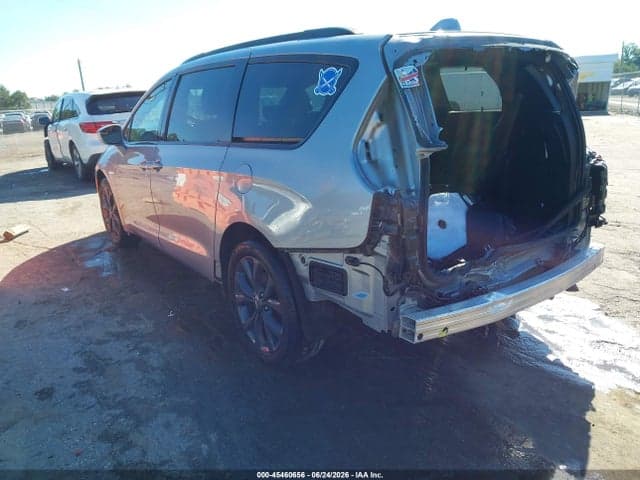 2020 CHRYSLER PACIFICA TOURING L 3