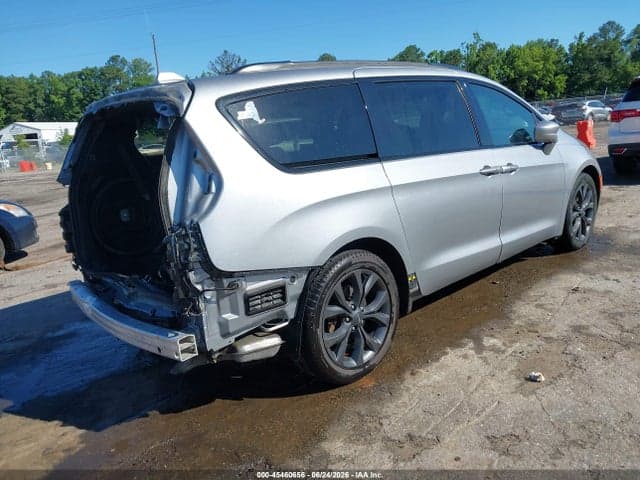2020 CHRYSLER PACIFICA TOURING L 4