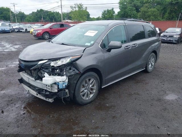 2023 TOYOTA SIENNA LE 2