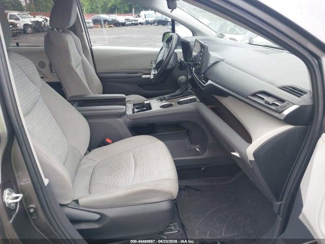 2023 TOYOTA SIENNA LE 5