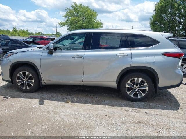 2020 TOYOTA HIGHLANDER XLE 14