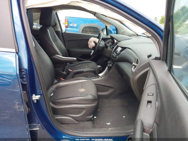 2020 CHEVROLET TRAX AWD LT 5
