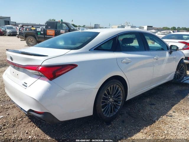 2019 TOYOTA AVALON HYBRID XSE 4