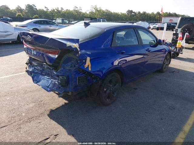2022 HYUNDAI ELANTRA SEL 4