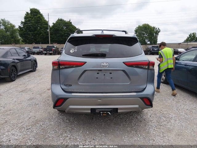 2021 TOYOTA HIGHLANDER PLATINUM 17