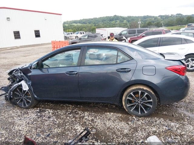 2019 TOYOTA COROLLA SE 14