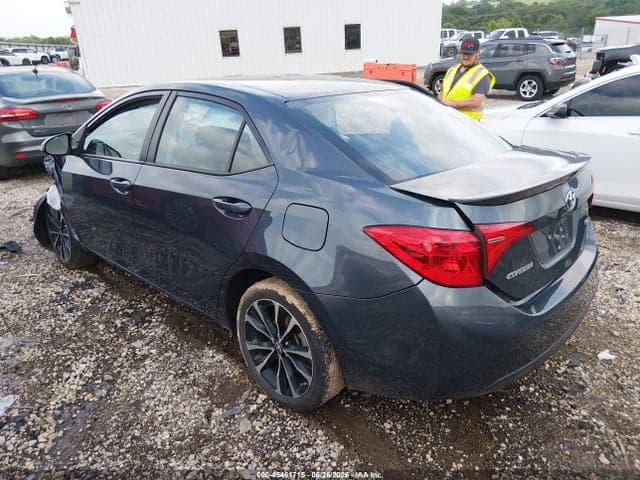 2019 TOYOTA COROLLA SE 3