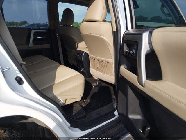 2020 TOYOTA 4RUNNER SR5 PREMIUM 8