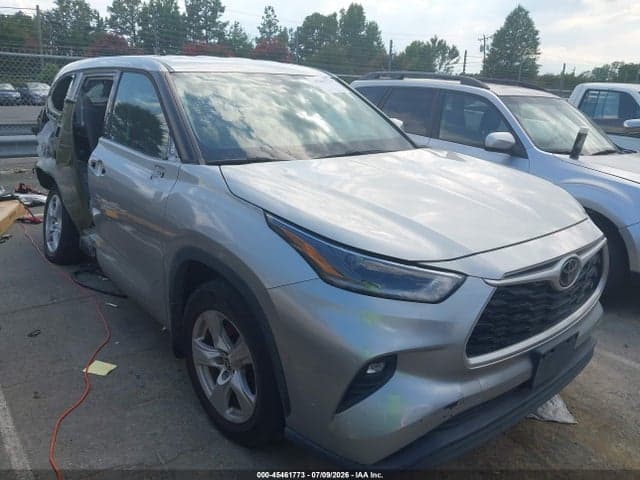 2021 TOYOTA HIGHLANDER LE 1