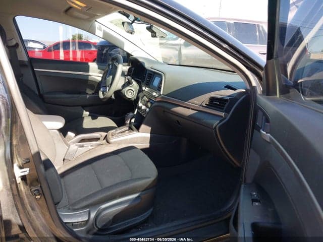 2020 HYUNDAI ELANTRA SE 5