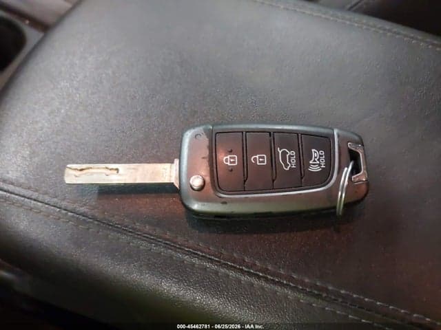 2019 HYUNDAI SANTA FE SE 11