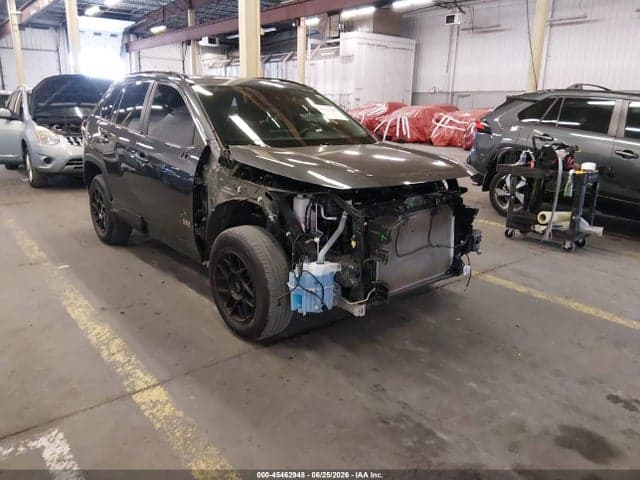 2021 TOYOTA RAV4 XLE 1