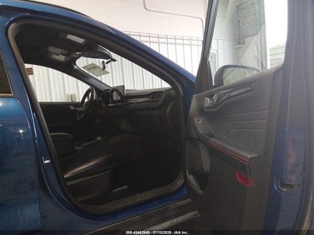 2023 FORD ESCAPE ST-LINE 5