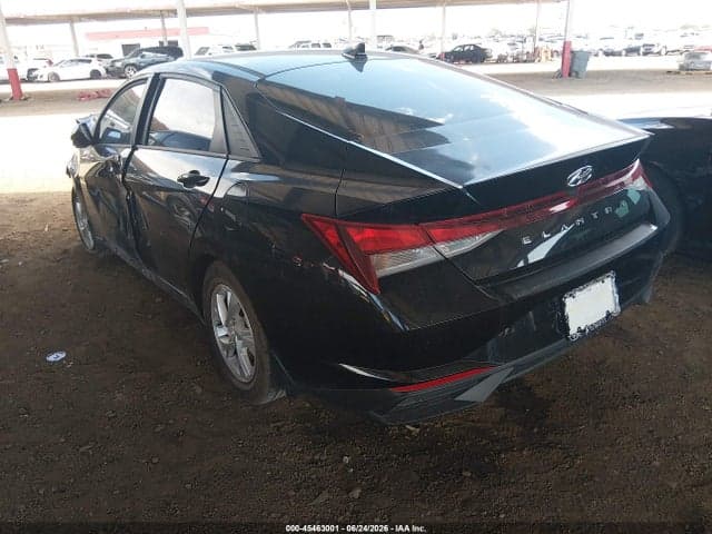 2023 HYUNDAI ELANTRA SE 3