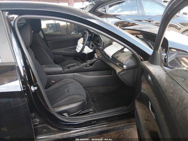 2023 HYUNDAI ELANTRA SE 5
