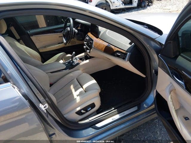 2019 BMW 530E XDRIVE IPERFORMANCE 5