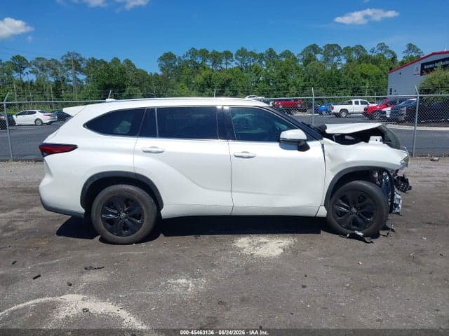2020 TOYOTA HIGHLANDER XLE 13